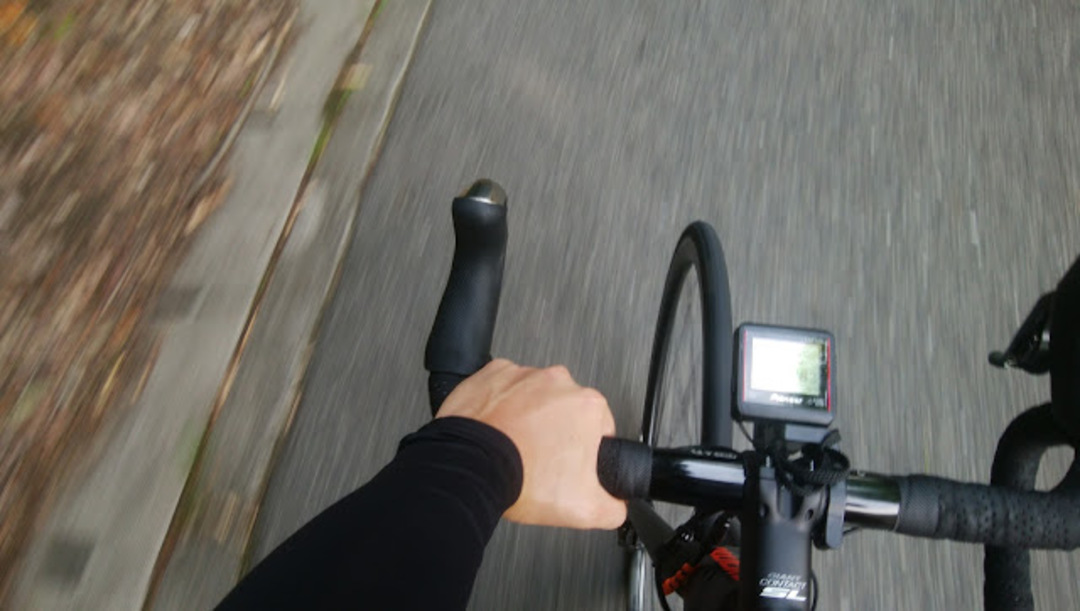 夏こそ長袖インナーを着ろ