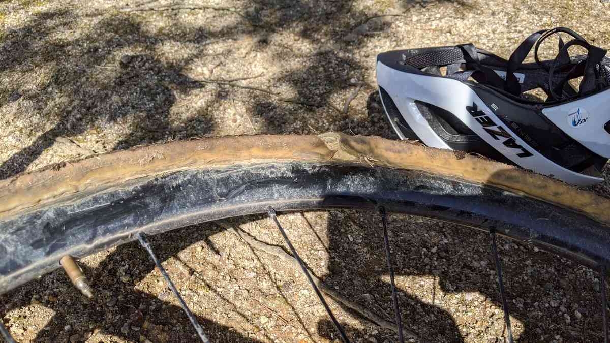 エフェットマリポサCarognaテープで2年間シクロクロスタイヤを使った結果