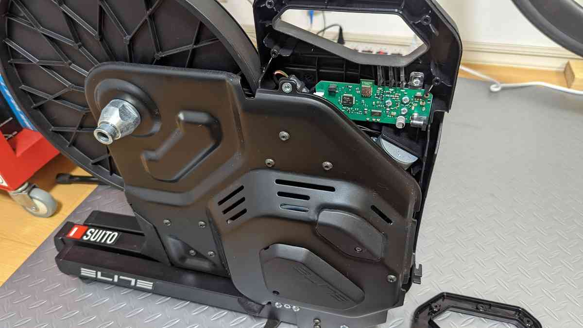 海外通販で購入したElite SUITOが故障したので保証を使って修理した