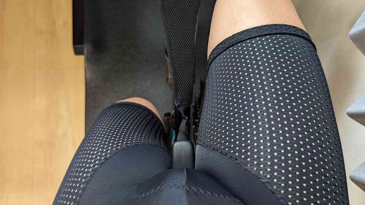 パールイズミのインドアサイクリングビブ（ベンチレーションビブパンツ）が予想以上に良かった