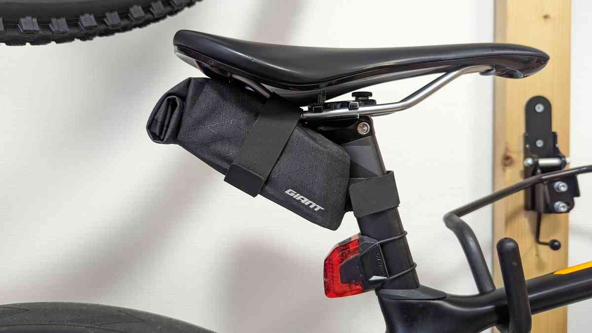 どこかで見たコンパクトなサドルバッグGIANT H2PRO SEAT BAG