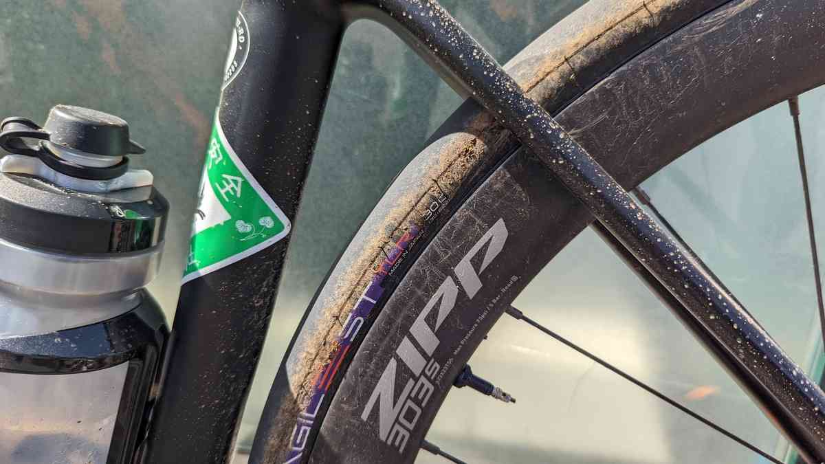 AGILEST TLR 30cでグラベル走行してみた