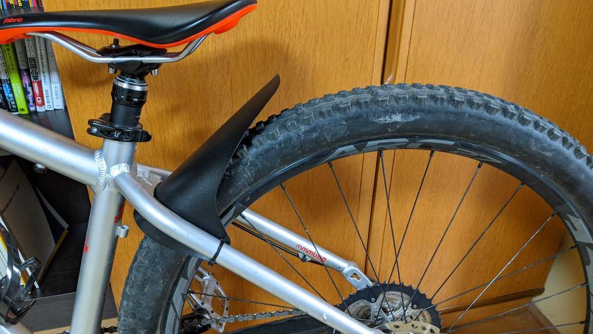 小さいけど守りたい部分は守ってくれるZefal DEFLECTOR LIGHT マッドガード