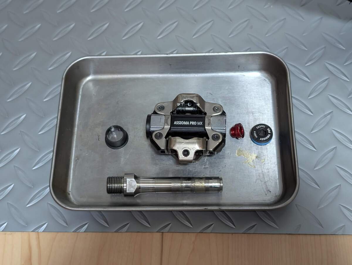 パーツ点数は少なく、細かい部分はASSYなので作業が楽ちん