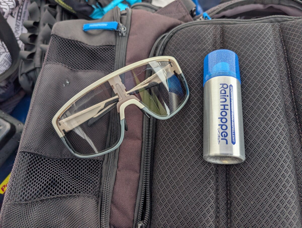 レインホッパーで水滴や泥で視界が損なわれることを防ぐ