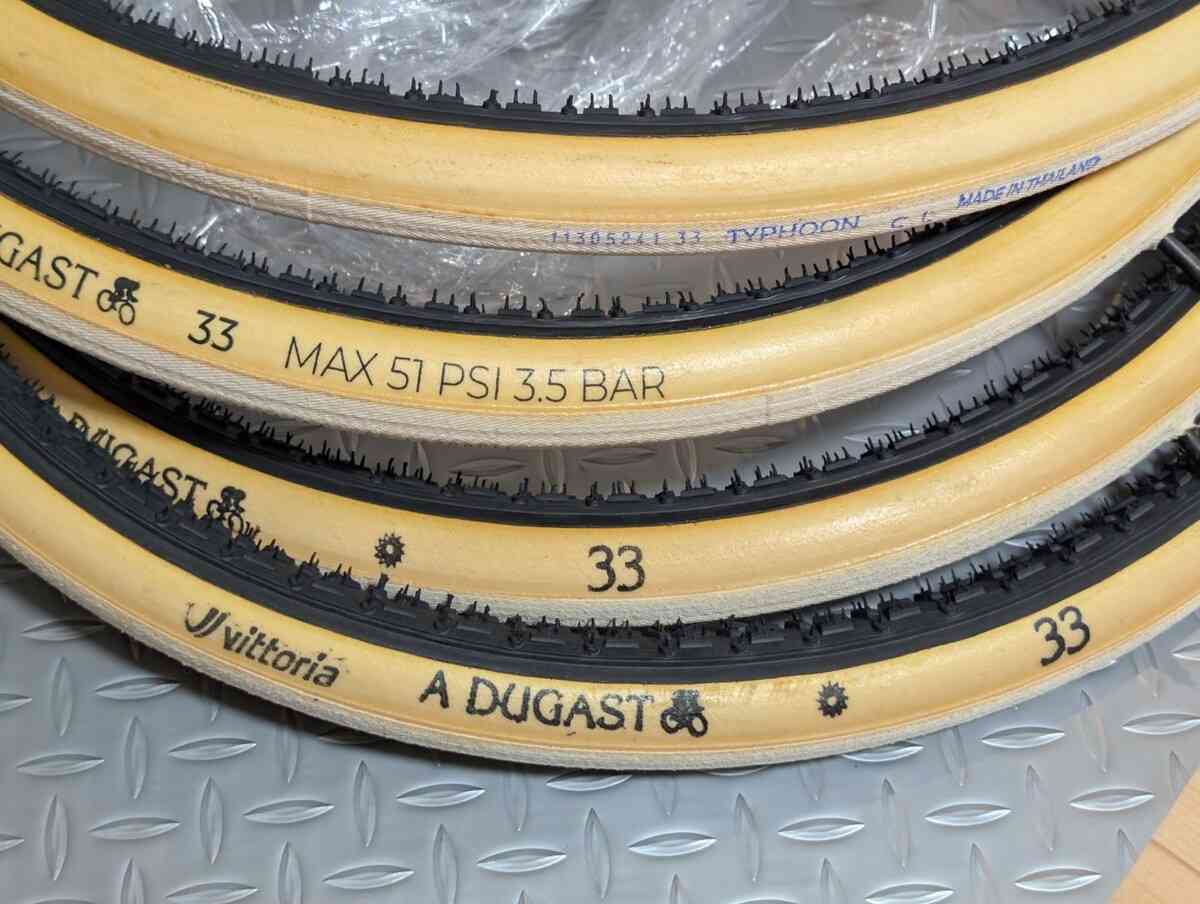 2024 Vittoriaタイ工場製 A.Dugast Typhoon 33mm 装着インプレッション