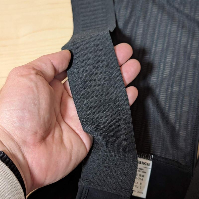 フラットな肩紐