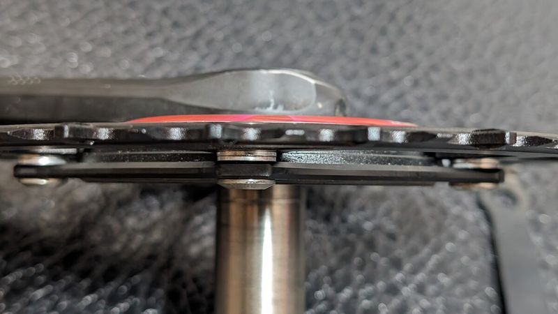 ROTOR 3Dではチェーンリングボルトにスペーサーを入れて運用中