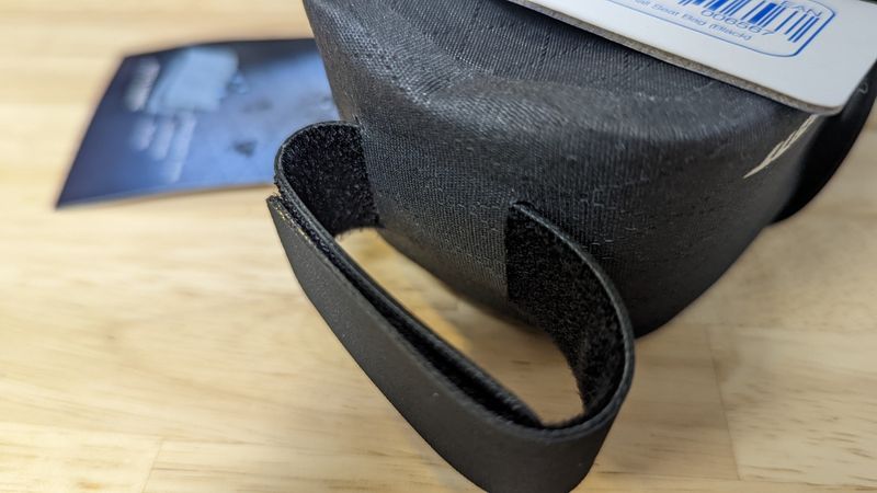 サドル側に一本ベルトが追加されている