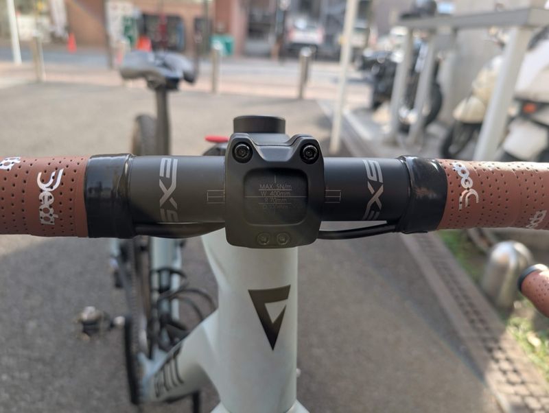 久しぶりのハンドル外装油圧ホース